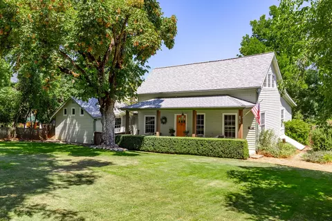 675 E California St, Jacksonville, OR 97530