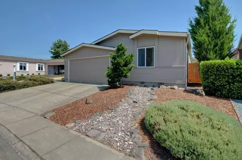 555 Freeman Rd UNIT 72, Central Point, OR 97502