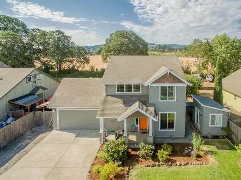 238 W Jadon Dr, Lebanon, OR 97355