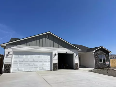 6411 Orinda Dr, Klamath Falls, OR 97603