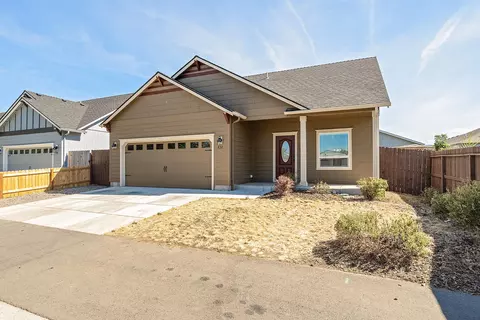 832 Nicholas Lee Dr, Medford, OR 97501