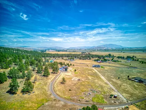 6501 Scottsbluff Rd, Klamath Falls, OR 97601