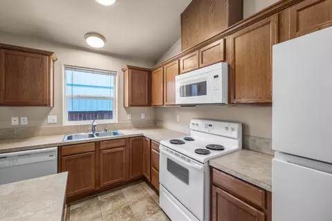 867 NE Locksley Dr, Bend, OR 97701 photo 6