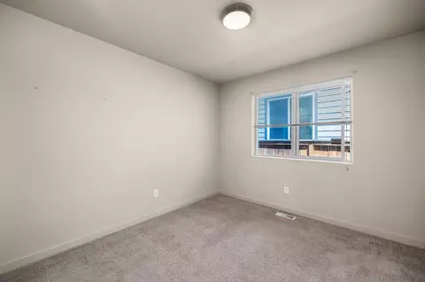 867 NE Locksley Dr, Bend, OR 97701 photo 7