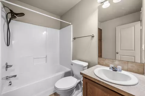 867 NE Locksley Dr, Bend, OR 97701 photo 8