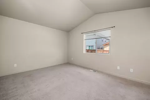 867 NE Locksley Dr, Bend, OR 97701 photo 9