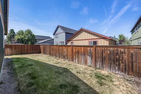 867 NE Locksley Dr, Bend, OR 97701 photo 18