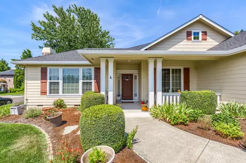 3615 Calle Vista Dr, Medford, OR 97504