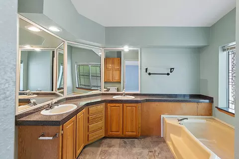 357 Glenlyn Dr, Williams, OR 97544 photo 11