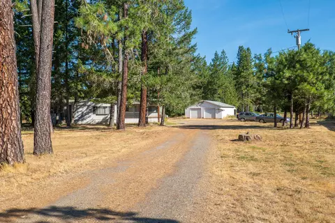 190 Martin Rd, Cave Junction, OR 97523