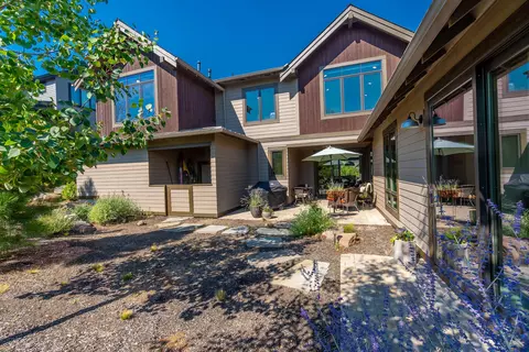 61384 Lost Hollow Loop, Bend, OR 97702 photo 22