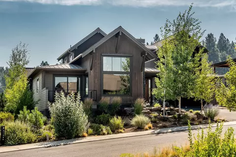 61384 Lost Hollow Loop, Bend, OR 97702 photo 2