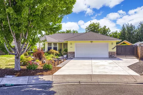 177 Justin Ct, Central Point, OR 97502