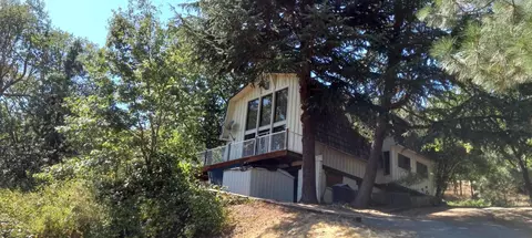 320-360 W Hills Dr, Grants Pass, OR 97526