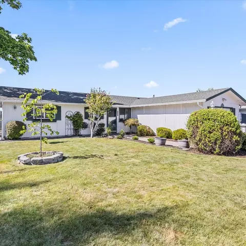 8159 Division Rd, White City, OR 97503