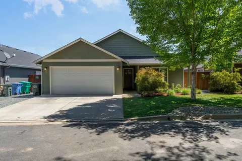 1743 SW Misty Meadows Way, Grants Pass, OR 97527