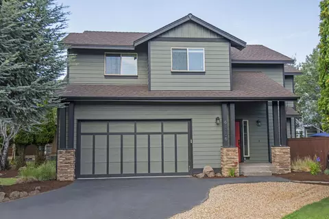 63106 Riverstone Dr, Bend, OR 97703 photo 2