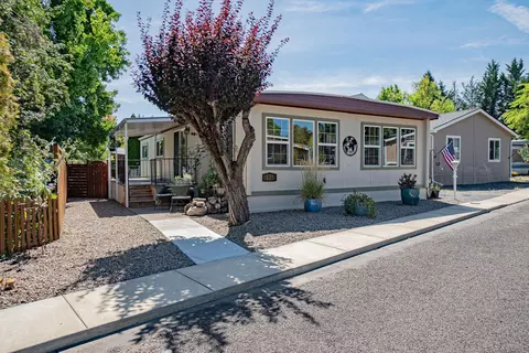 1055 N 5th St UNIT 123, Jacksonville, OR 97530