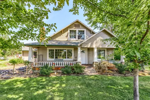 3819 Coleman Creek Rd, Medford, OR 97501