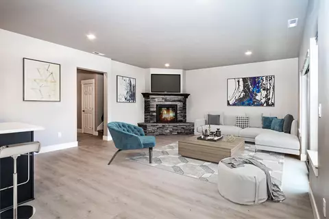 Living - 61431 Kobe St #404, Bend, OR 97702 photo 2 of 3