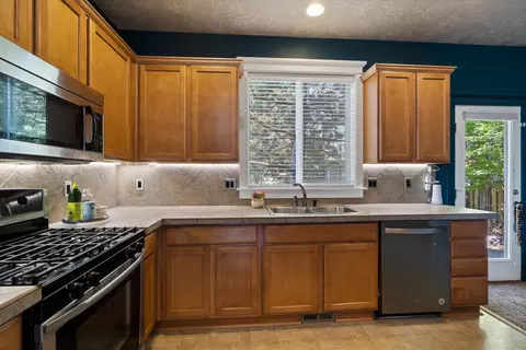 2805 NE Sedalia Loop, Bend, OR 97701 photo 9