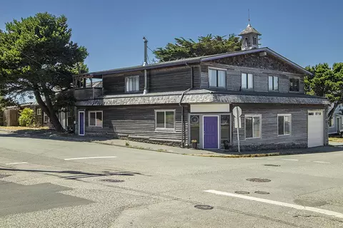 94212 3rd St, Gold Beach, OR 97444