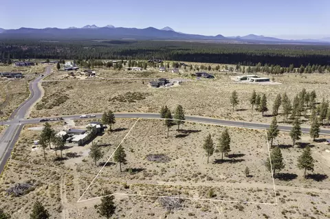 62342 Mcclain Dr, Bend, OR 97703 photo 3