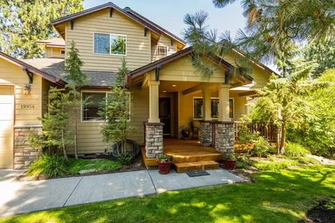 19954 Cliffrose Dr, Bend, OR 97702