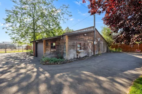 21001 Young Ave, Bend, OR 97703 photo 28