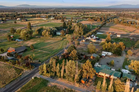 21001 Young Ave, Bend, OR 97703 photo 60