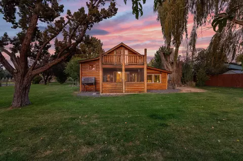 21001 Young Ave, Bend, OR 97703 photo 9