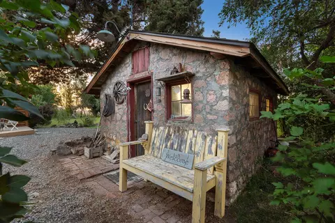 21001 Young Ave, Bend, OR 97703 photo 26