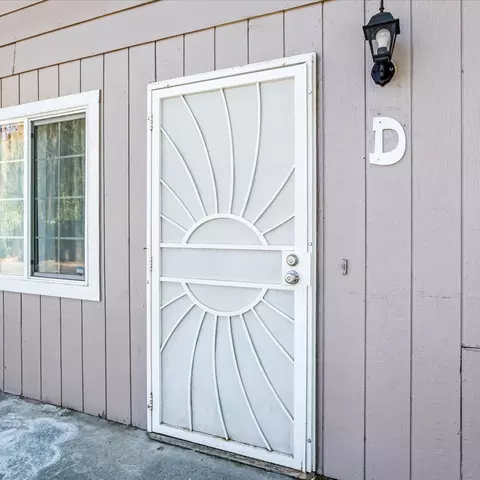 1215 W Main St #D, Medford, OR 97501