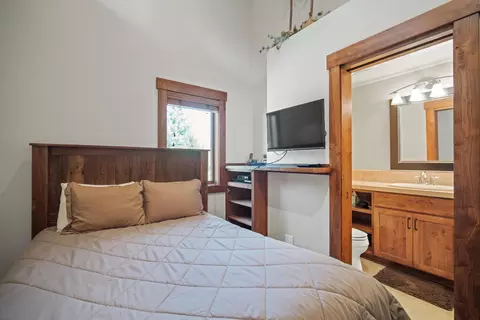 56610 Dancing Rock Loop, Bend, OR 97707 photo 17