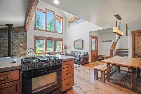 56610 Dancing Rock Loop, Bend, OR 97707 photo 4