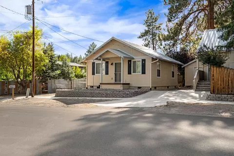 625 NW 16th St, Bend, OR 97703