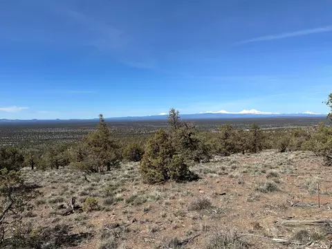 SW Seven Peaks Loop, Powell Butte, OR 97753