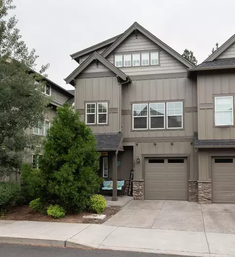 1052 SE Leonel Ln, Bend, OR 97702