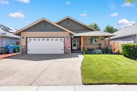 1173 SW Sturgeon Ct, Grants Pass, OR 97527