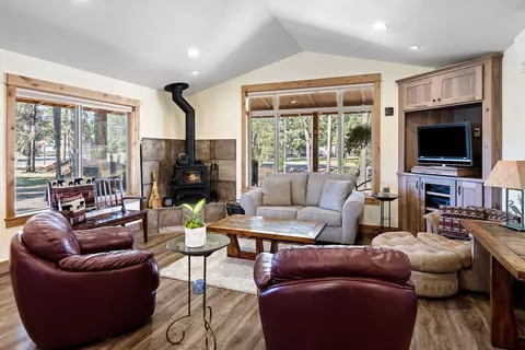 17028 Pasadena Rd, Bend, OR 97707 photo 5