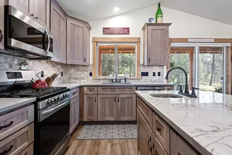 17028 Pasadena Rd, Bend, OR 97707 photo 9