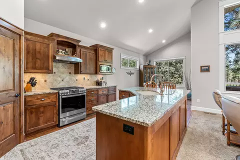 20150 Stonegate Dr, Bend, OR 97702 photo 9