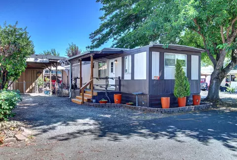 470 Old Hwy 62 #20, Eagle Point, OR 97524