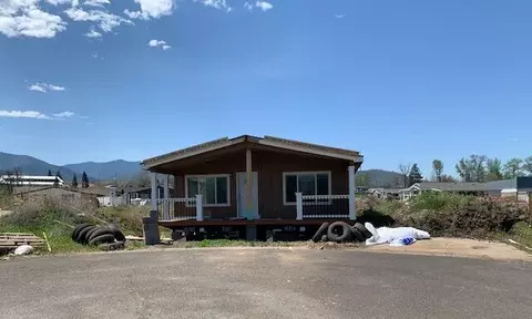 333 Mountain View Apt 112 Dr, Talent, OR 97540