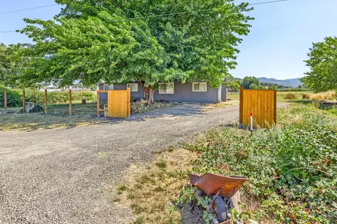 4101 Merita Ter, Central Point, OR 97502
