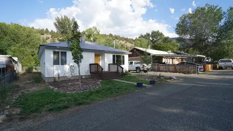 230 N Humbolt St, Canyon City, OR 97820