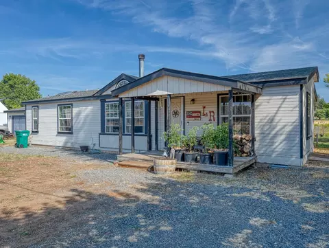 5209 Sunnyside Dr, Klamath Falls, OR 97601
