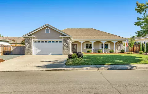 3339 Creek View Dr, Medford, OR 97504