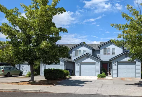 2742 NE Mesa Ct, Bend, OR 97701