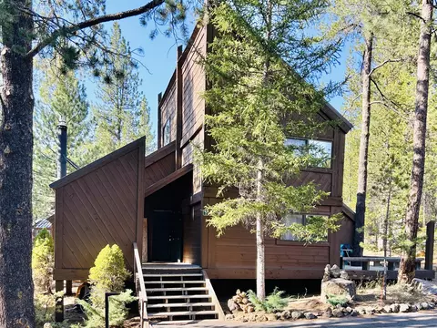 57381 Overlook Rd #8, Sunriver, OR 97707